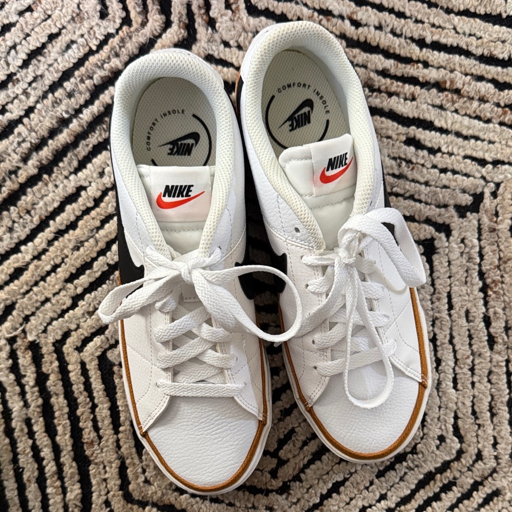 Classic Nike Court Legacy sneakers, New, women’s 8.5 - Picture 4 of 10